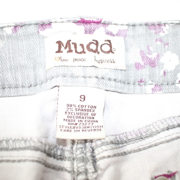 Mudd Gray Floral Low-Rise Denim Shorts - Picture 5 of 8